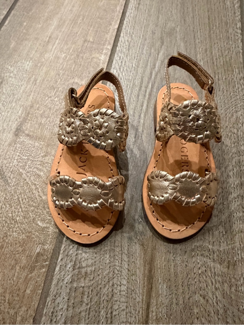 Jack Rogers Toddler Lauren Flat Sandals in a metallic platinum gold size 5